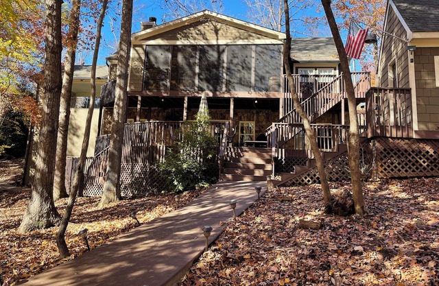 Cozy lakefront home situated on a quiet cove with deep water!