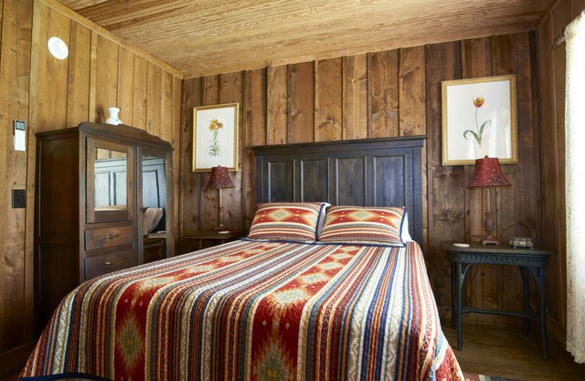 Cozy Little Bear Cabin