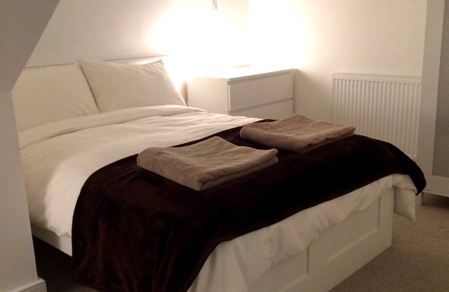 Cozy Loft Room in West London, Chiswick