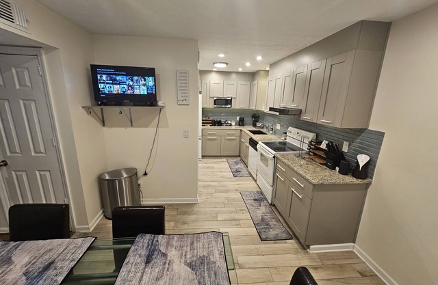Cozy Luxurious TownHome North Atlanta/Tucker