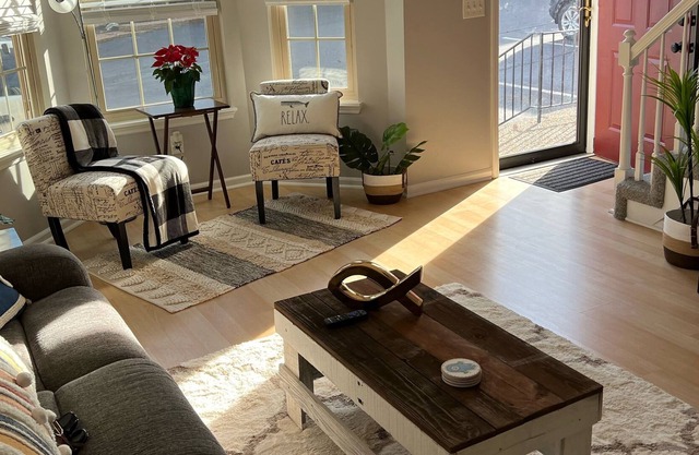 Cozy Marina Townhome across the Lake