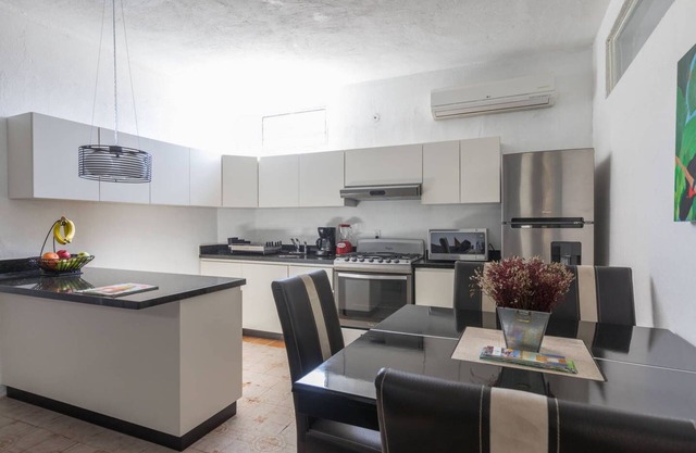 Cozy Mexican Hideaway – Close to Old Town & Local Food Spots - Private Terrace