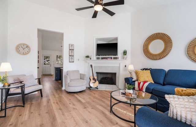 Cozy Miss - Comfy Family-Friendly Bungalow/Fenced Yard - Peaceful Neighborhood!