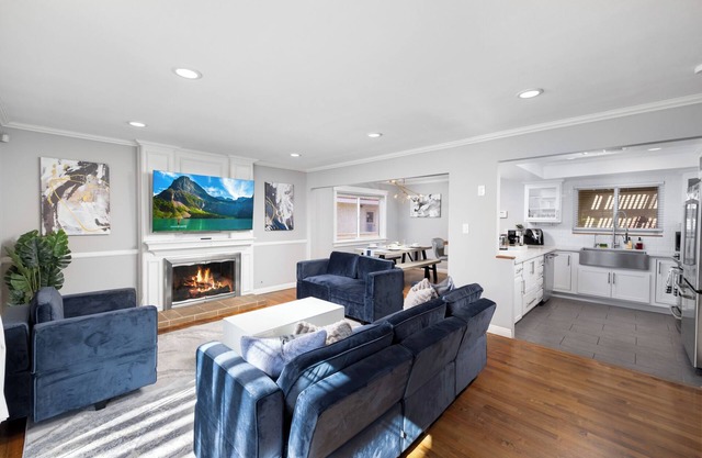 Cozy Modern Home - Close to Beach/Disney