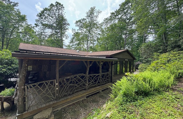 Cozy mountain cabin close to Linville, Grandfather Mountain & Boone