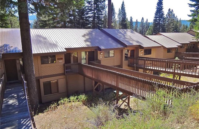 Cozy Mountain Condo with Hot Tub & Seasonal Pool - Year-Round Outdoor Fun Nearby