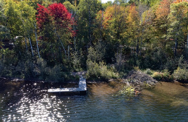 Cozy Northwoods cabin, steps away from Lac Courte Oreilles!!