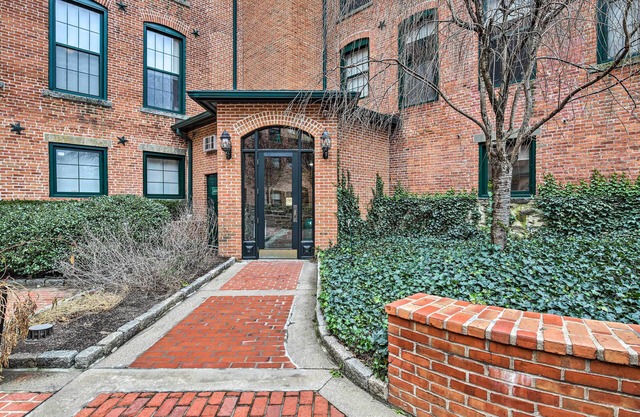 Cozy Norwalk Studio ~ 3 Mi to Beach!