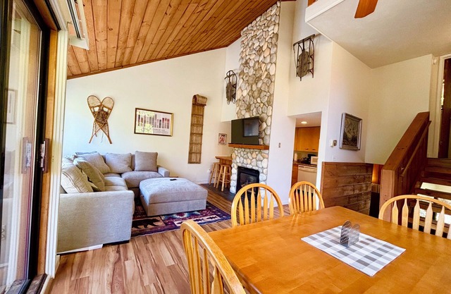 Cozy Oasis With Loon Mountain Views + Ski Shuttle