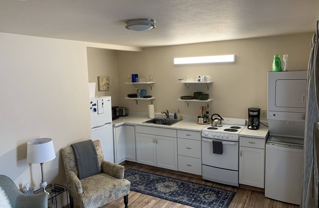 Cozy pet friendly apartment close to downtown Bozeman