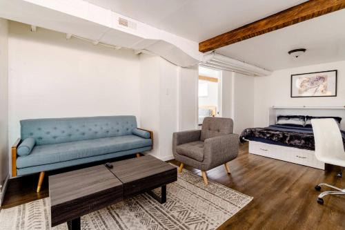 Cozy Portland Home Steps from Food - Sleeps 4