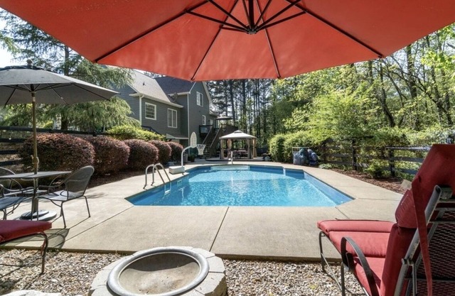 Cozy Private Basement w/Pool & Workoutn