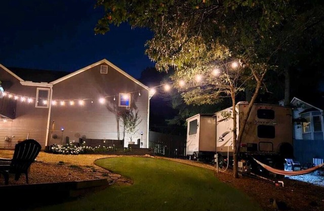 Cozy R/V stay. If you enjoy the camping experience this is the place for you.