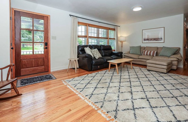 Cozy Ranch Retreat w/Fire Pit! ~10min to Downtown