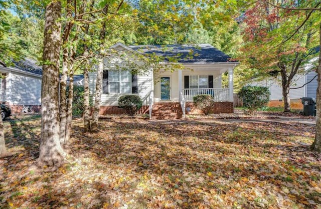 Cozy Renovated Home 1 mile to DT w/Fenced in Yard