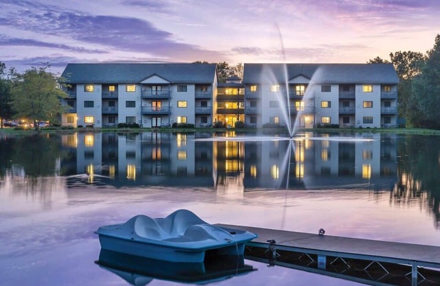 Cozy Retreat: 2BR King Suite @ Wyndham Tamarack