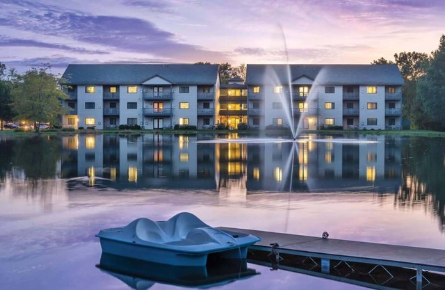 Cozy Retreat: 2BR King Suite @ Wyndham Tamarack
