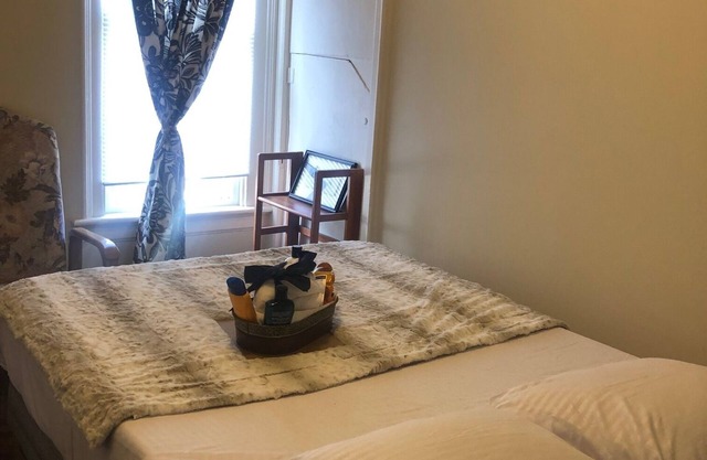 Cozy Retreat, feels like Royalty!