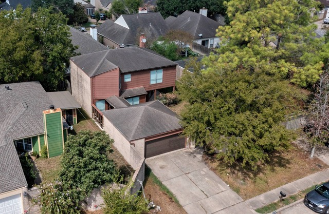 Cozy retreat in the heart of Houston few miles from Major Houston attractions