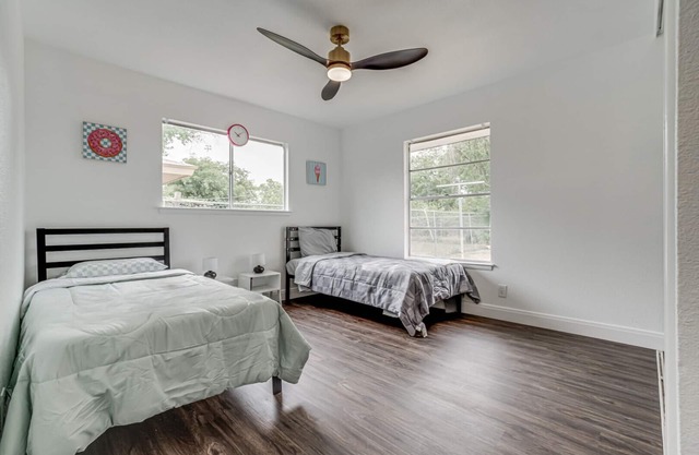 Cozy Retreat Near Downtown SA
