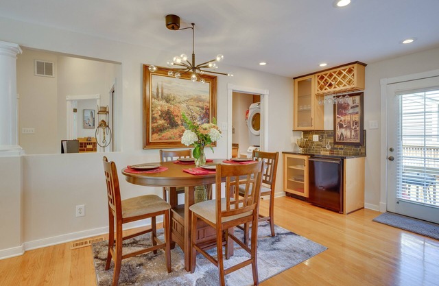 Cozy Richmond Retreat w/Yard ~ 5 Mi to Dtwn!