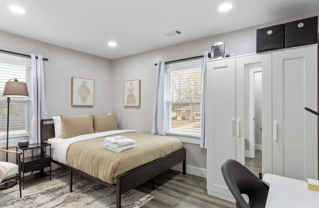 Cozy Room │ Vibrant Location │ Stylish Amenities