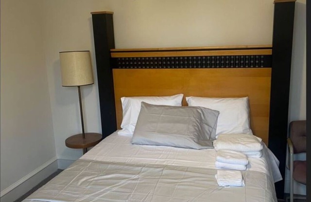 Cozy Rooms Available Escape to Tranquility Experience Unforgettable Comfort