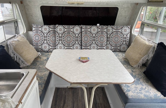 Cozy Rv full renovated In private park