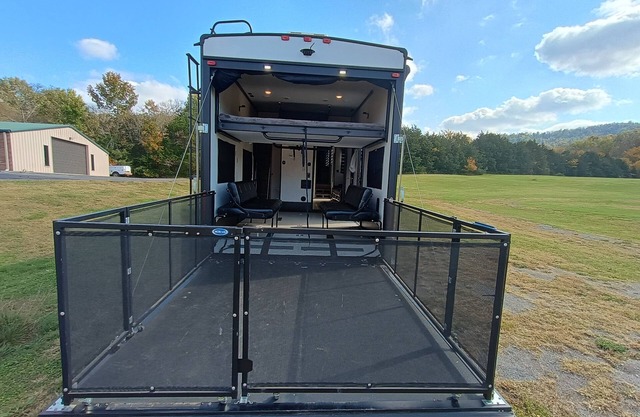 Cozy RV in charming Woodbury with WiFi, AC