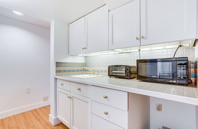 Cozy Seattle Studio: 2 Mi to Downtown!