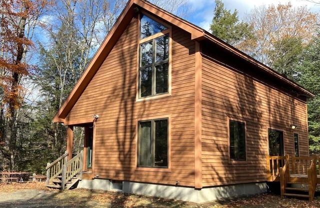Cozy secluded cabin near Gore Mt & 13th Lake!