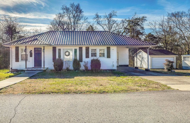 Cozy Shelbyville Home Near Hiking & Distilleries!