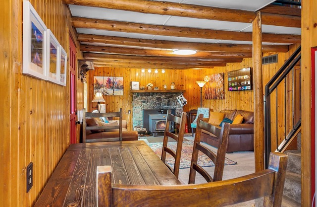 Cozy Silverthorne Cabin Near Rainbow Rd & Major Ski Resorts