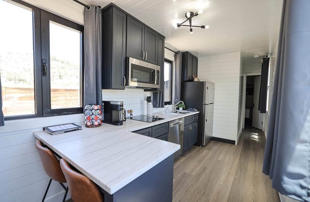 Cozy Single Container Retreat | 25 min to Zion NP