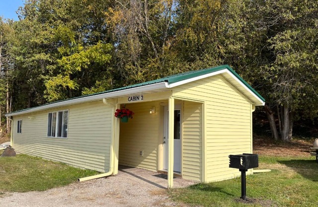 Cozy Sleeping Bear Dunes Cabin
