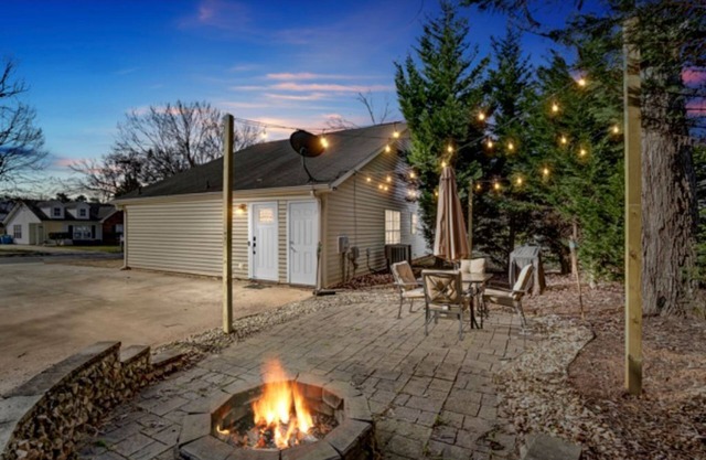 Cozy Space - Minutes from all Charlotte area has to offer