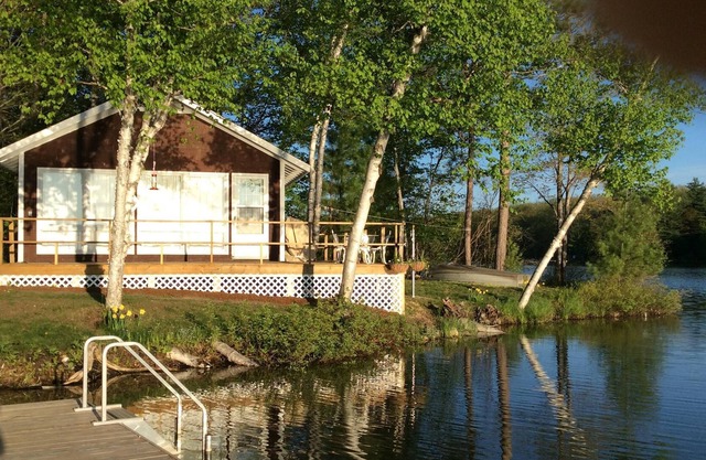 COZY SPIDER LAKE COTTAGE Traverse City 15 min. STR2019-0014.