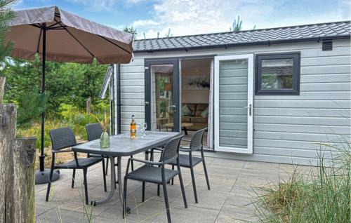 Cozy Stacaravan In Biddinghuizen