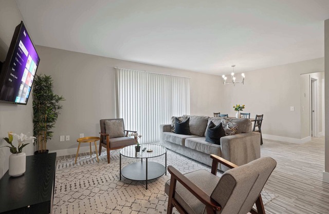 Cozy Stay Modern Comfort in the City