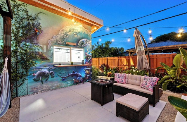 Cozy Stay Near Hardrock Stadium Private Serene Backyard