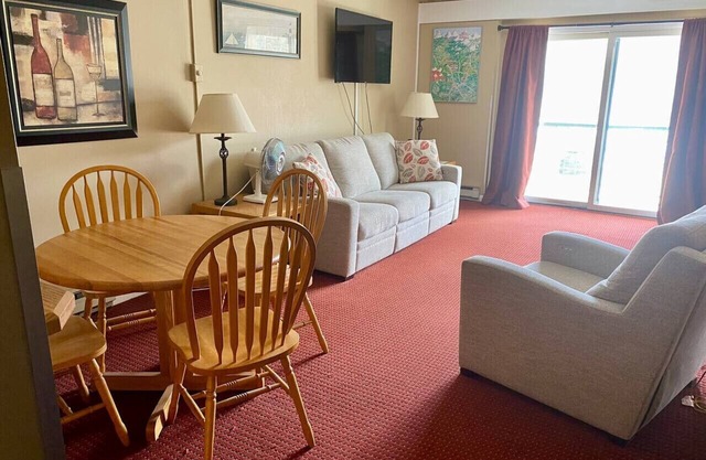 Cozy Studio at Rivergreen Resort