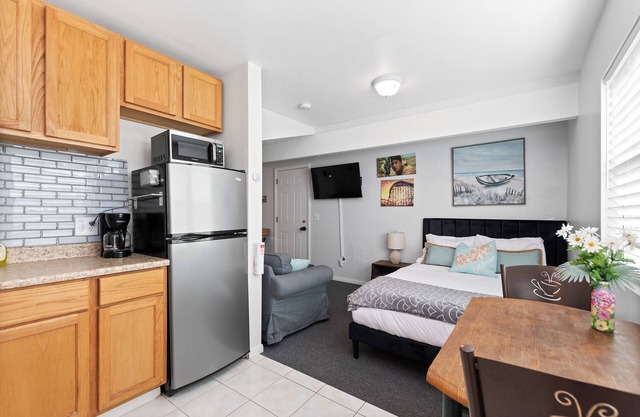Cozy studio in peaceful Simi Valley with WiFi, AC