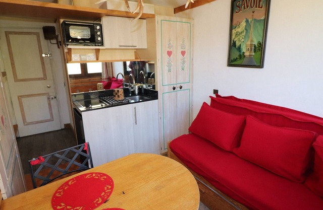 Cozy studio near slopes and shops