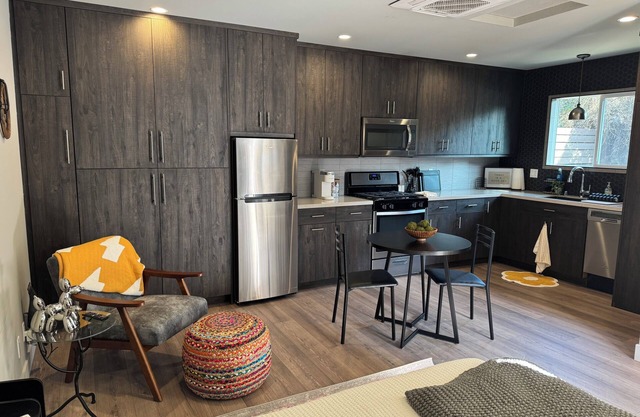 Cozy Studio Suite in welcoming La Verne