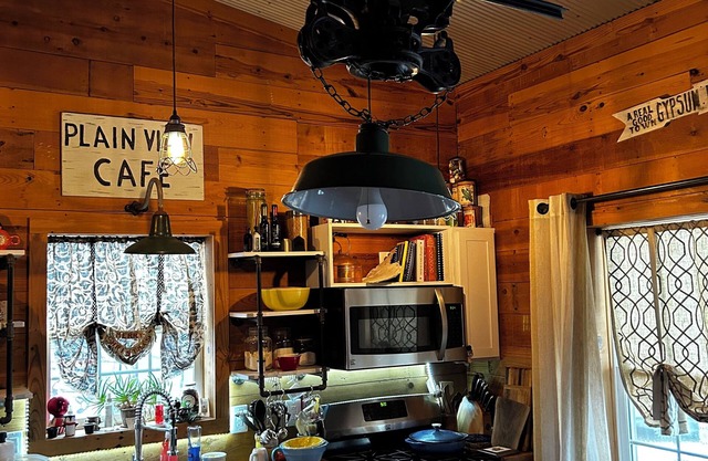 Cozy studio with AC and WiFi in charming Gypsum