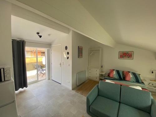 Cozy studio with terrace and view Collobrières