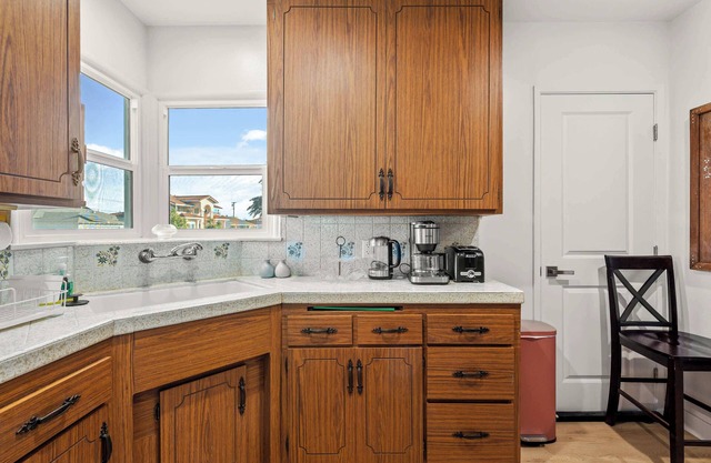 Cozy & Stylish Home Spacious, Fully Equipped Stay