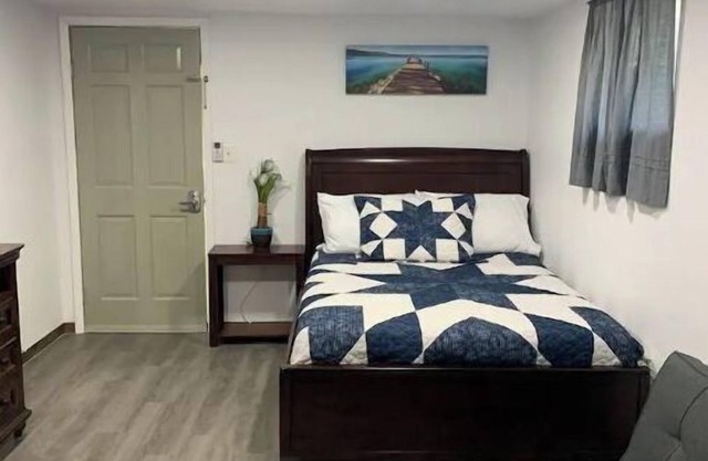 Cozy Suite *Excellent location* FREE Wi-fi/Netflix