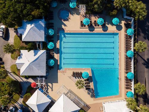Cozy Suite just Steps from Beach Club, Sandbar, Tennis, & Beaches