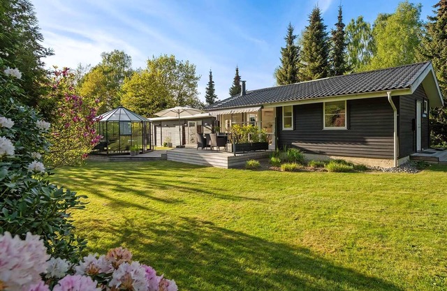 Cozy summer house near beach and nature